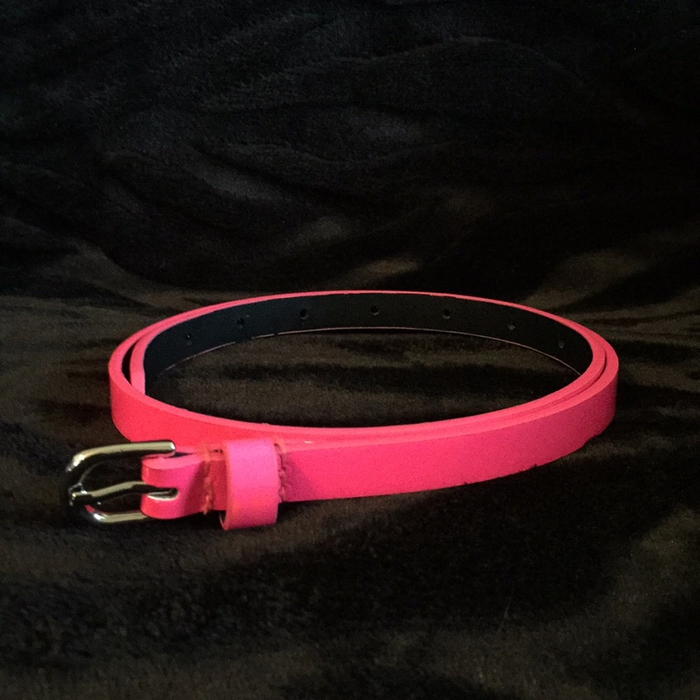 Sz S/66 cm Neon pink patent leather like belt